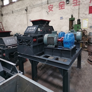 2PG800x600直聯(lián)式對輥破碎制砂機發(fā)貨圖片