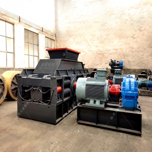 2PG1500X800大型對輥破碎機發貨圖片_發往陜西漢中_破碎石英砂