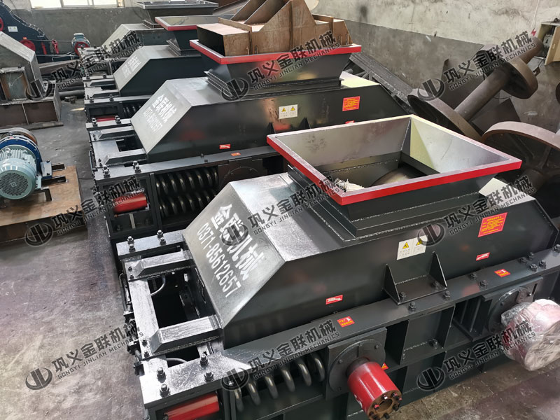 大型對輥破碎制砂機有哪些優勢,購買一臺需要多少錢? 大型對輥破碎制砂機有哪些優勢,購買一臺需要多少錢?