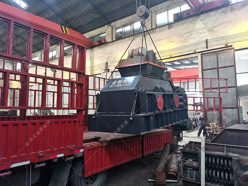 2PG1200x800直連式液壓對輥破碎制砂機發貨 發往河南鄭州