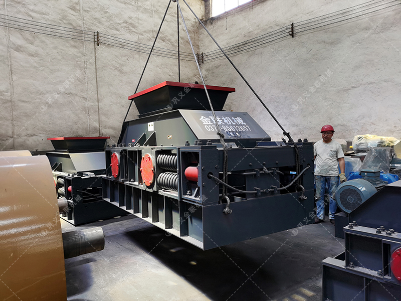 破碎設備1000x700彈簧式對輥破碎機發貨圖片