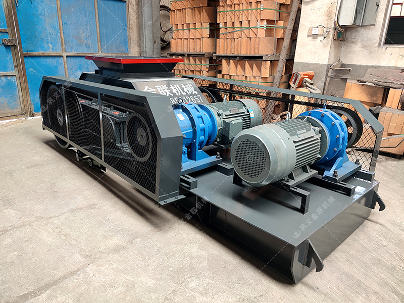 2PG400x400對輥破碎機(jī)發(fā)貨圖片_發(fā)往福建泉州_破碎瓜子石