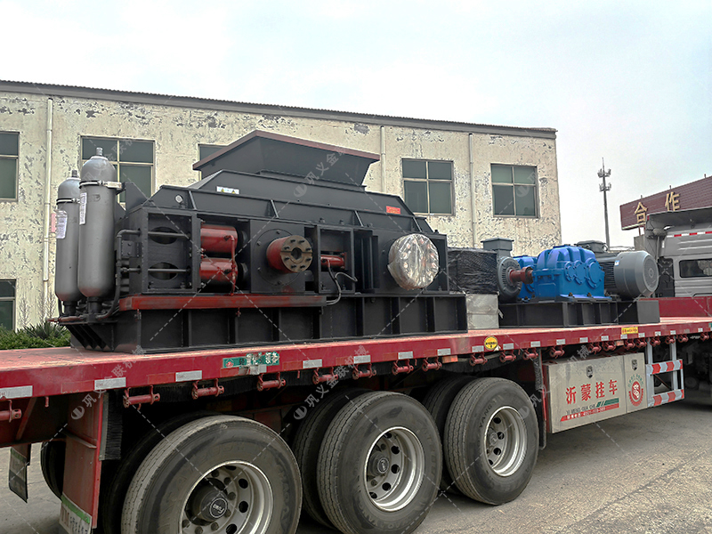 液壓對輥制砂機破碎一噸瓜米石，能出多少砂子？