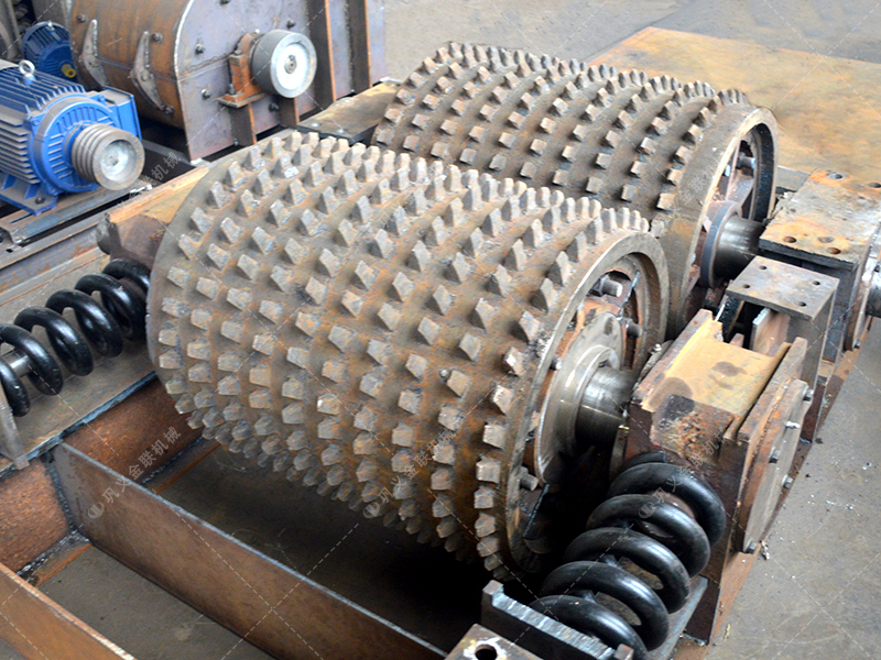 不挑食的 “實力派”：雙齒輥破碎機如何輕松應對礦石開采中的多樣物料？?