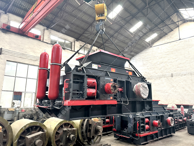 對輥制砂機在河卵石生產線中,如何與給料機、顎破協同? 對輥制砂機在河卵石生產線中,如何與給料機、顎破協同?